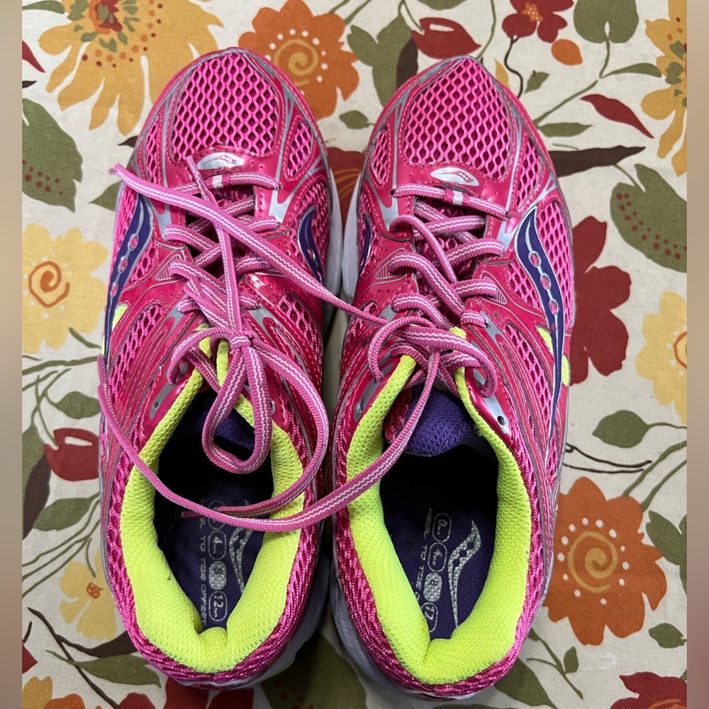 Saucony Pro grid Guide 6 Size 7B Pink Purple Yellow 80100-4 EU 39.5.